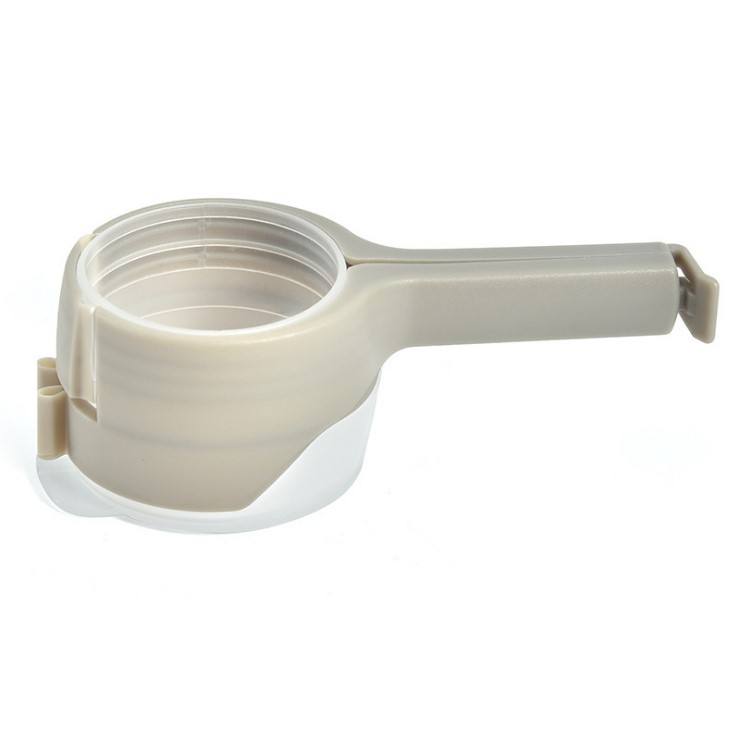 Pour Spout Bag Clips with Sealing Design for Snacks Cereal and Food Storage Bags (4 Pcs)
