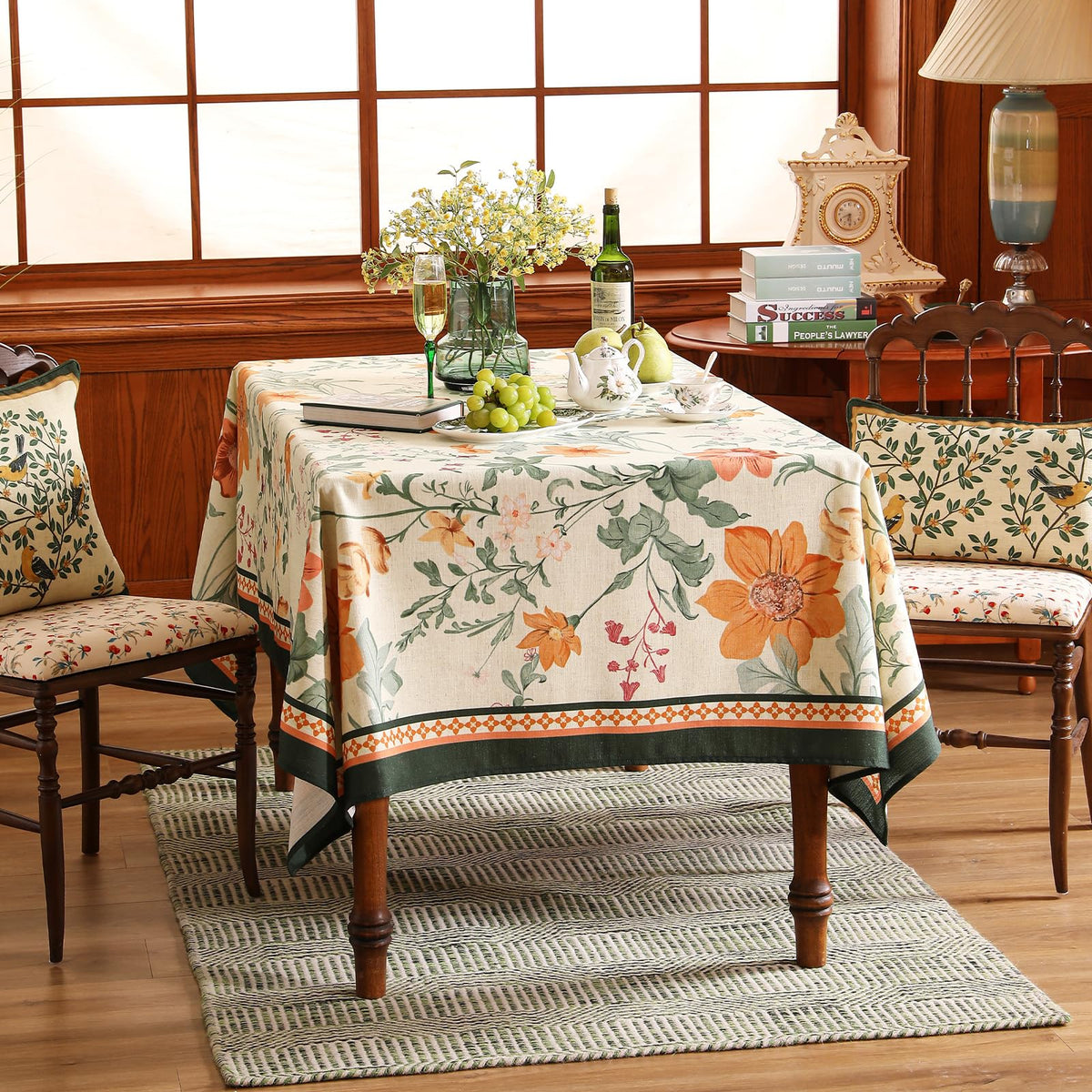 Vintage Floral Tablecloth with Polyester Fiber Design for Dining Tables and Gatherings