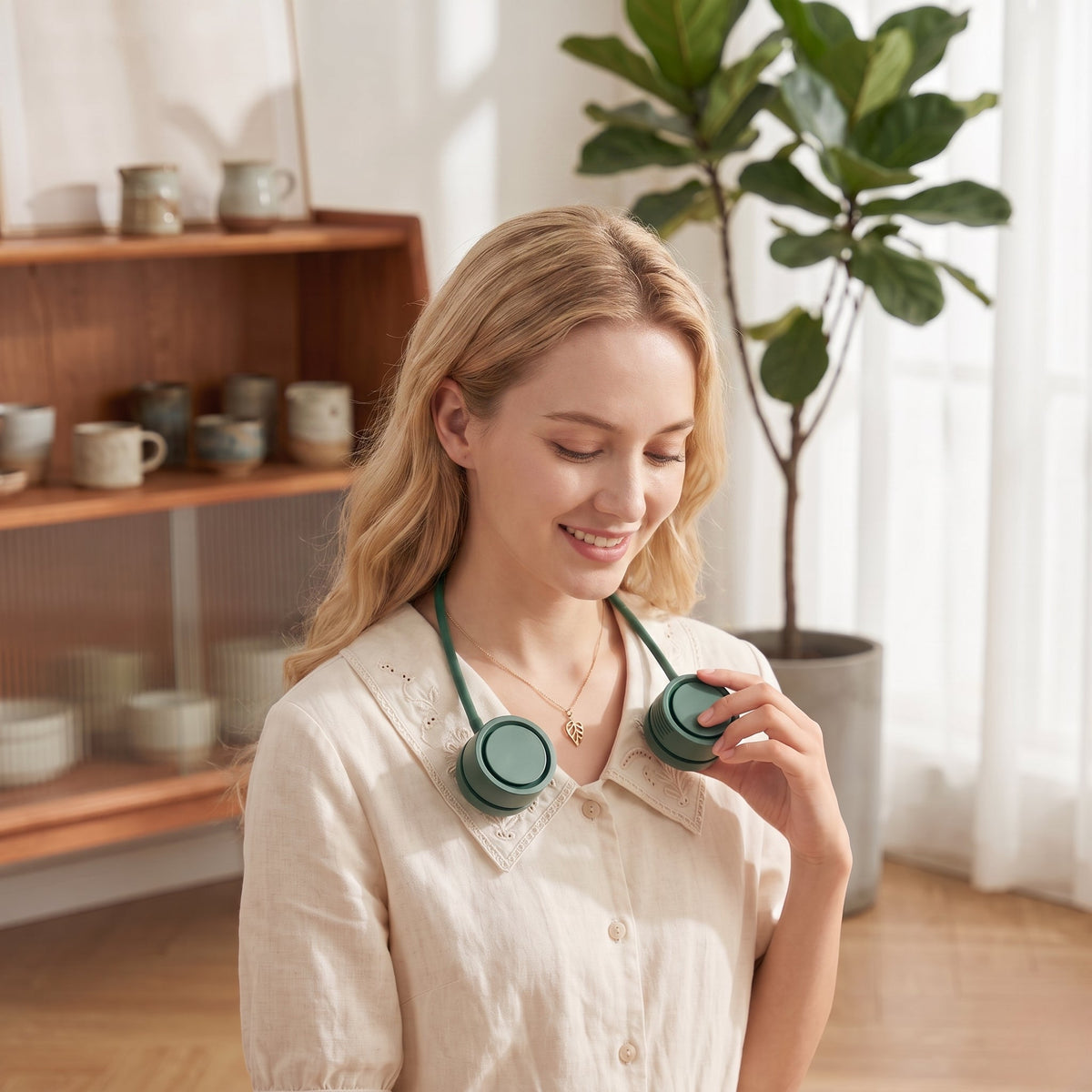 Portable Foldable Neck Fan with USB Rechargeable Battery, Bladeless Design and Adjustable Airflow for Everyday Cooling