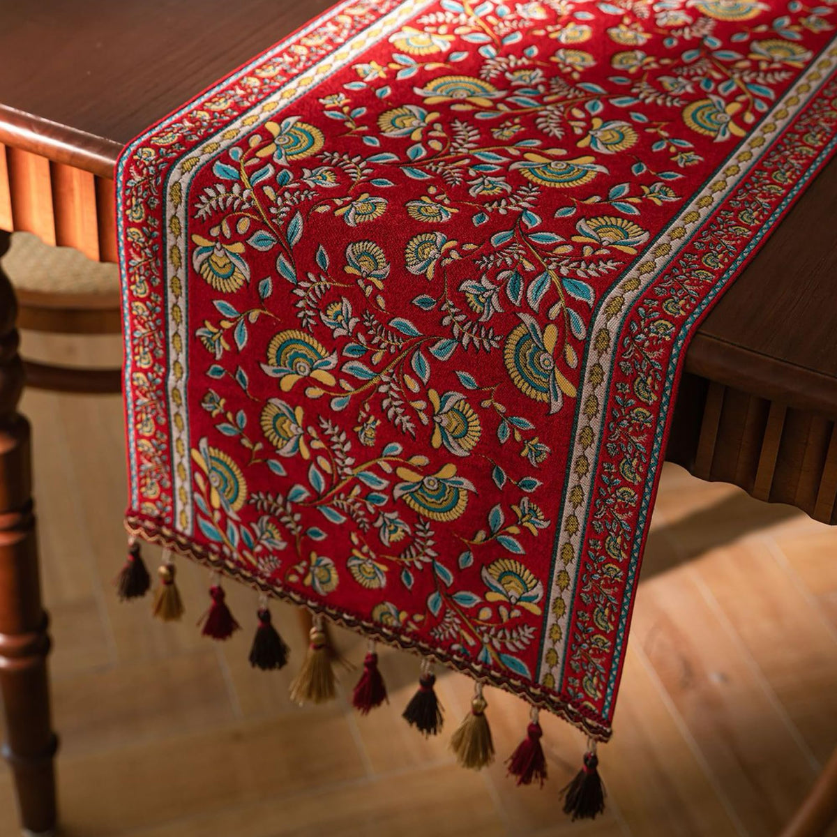 Jacquard Plant Table Runner with Tassels for Dining Table Decor