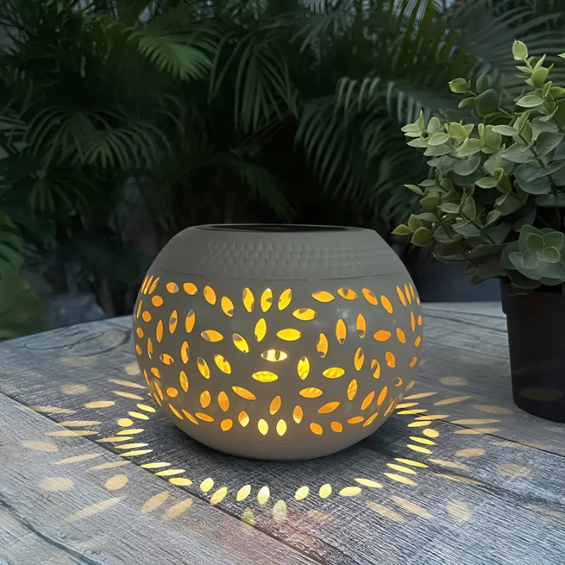 Lumopattern Solar Garden Light - Bright Outdoor Solar-Powered Lamp