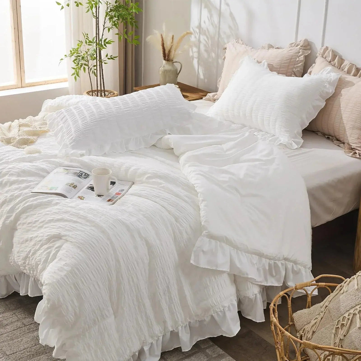 Korean Lace Seersucker Duvet Cover Set with Pillowcases for Bedroom or Guest Room