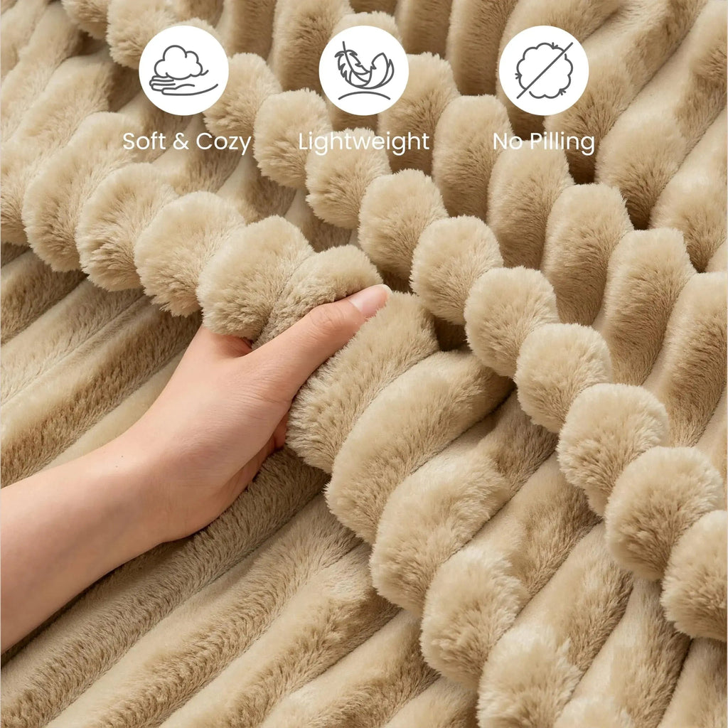 Luxury Soft Faux Rabbit Fur Throw Blanket, Fluffy and Warm Ideal for Spring and Autumn, Plaid Design
