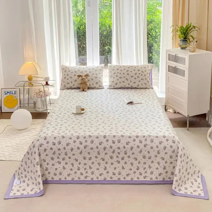 Floral Bedding Set with Microfiber Duvet Cover, Flat Sheet and Pillowcases for All Bed Sizes