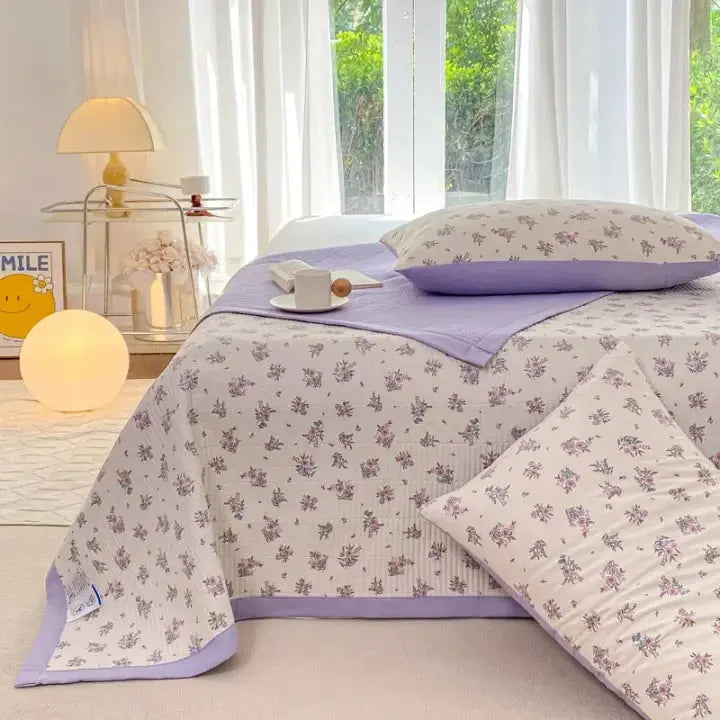 Floral Bedding Set with Microfiber Duvet Cover, Flat Sheet and Pillowcases for All Bed Sizes